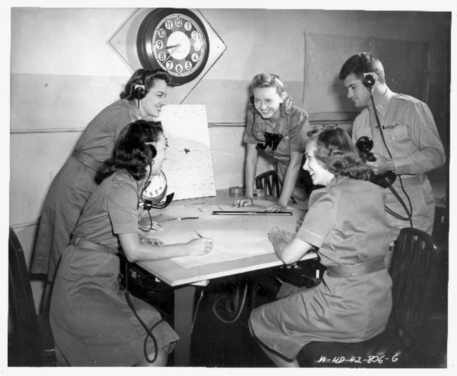 womens-air-raid-defense ys army signal corps